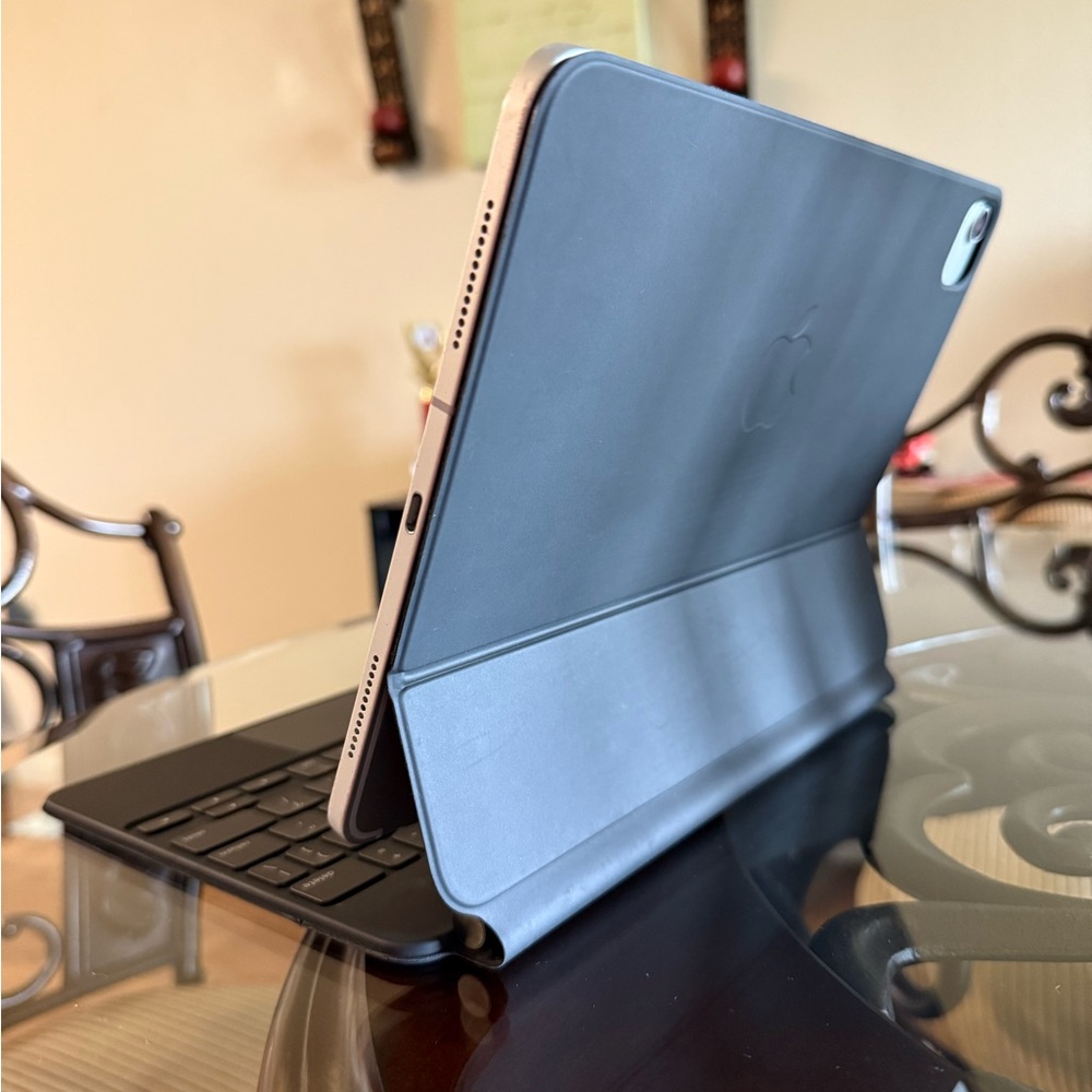 Apple iPad Pro 11in Magic Keyboard - Dark Gray - Picture 4 of 10